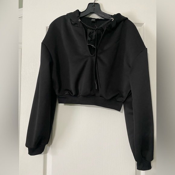 Shein Hooded Crop Top Black/White - Picture 3 of 5